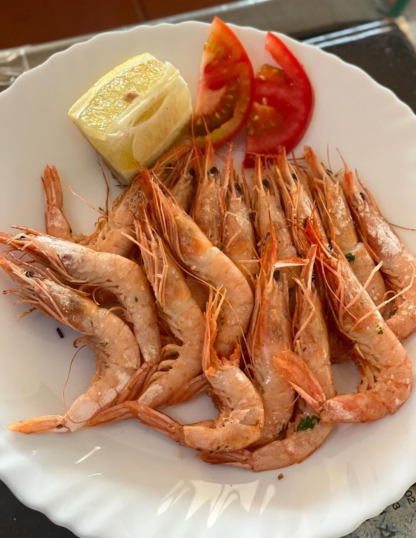 Crevettes grillées et citron