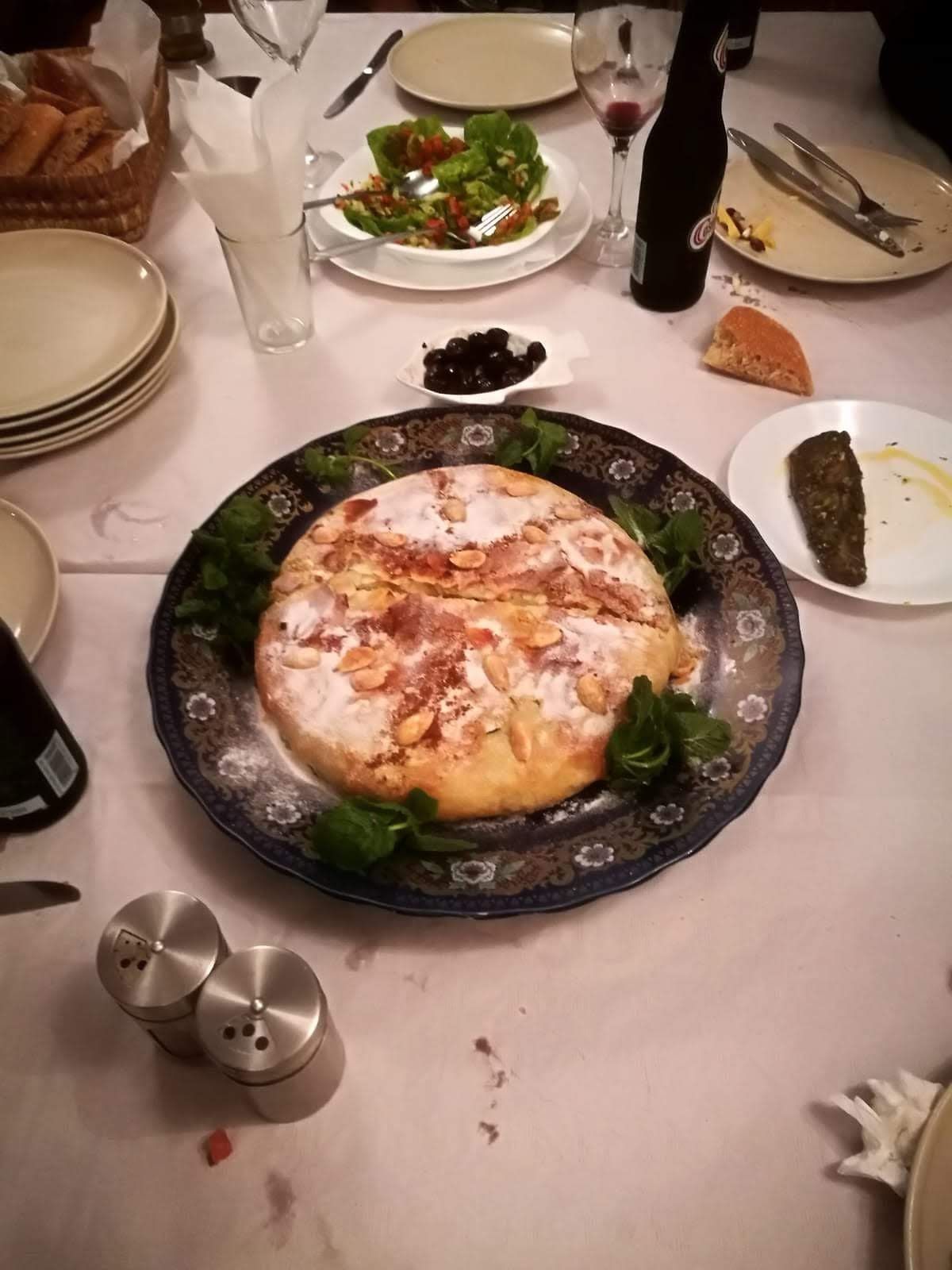 Pastilla dorée au sucre et à la cannelle