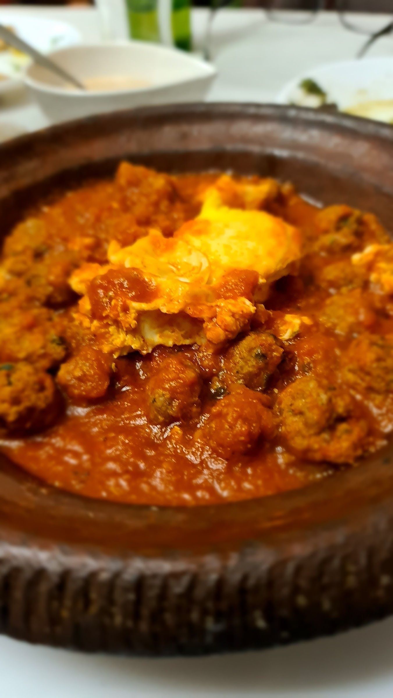 Tajine de kefta à la tomate et à l’œuf